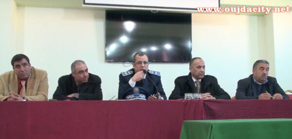 VIDEOS نيابة وجدة انجاد : لقاء تواصلي بين رؤساء المناطق الامنية و رؤساء المؤسسات التعليمية بوجدة